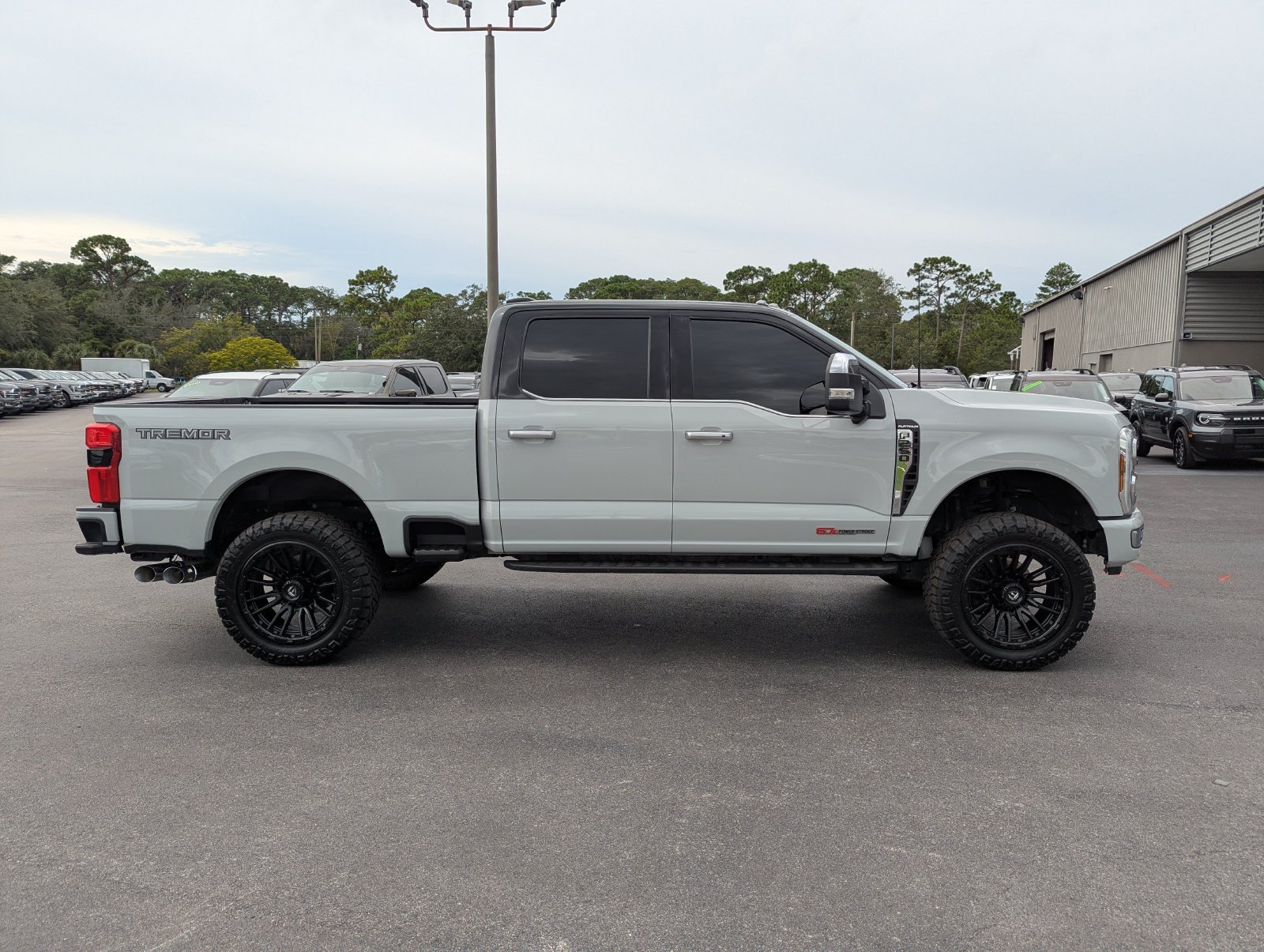 Certified 2026 Ford F250 Platinum w/ Platinum Plus Package AWD/4WD image 3