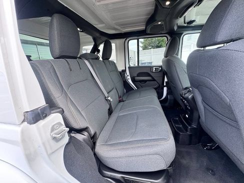 Certified 2025 Jeep Wrangler Unlimited Sahara AWD/4WD image 20