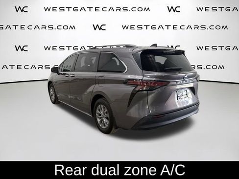 Used 2021 Toyota Sienna XLE image 5