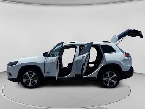 Used 2019 Jeep Cherokee Limited FWD image 28