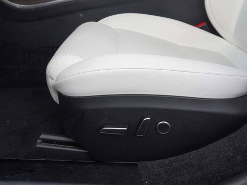 Used 2023 Tesla Model S AWD/4WD image 33