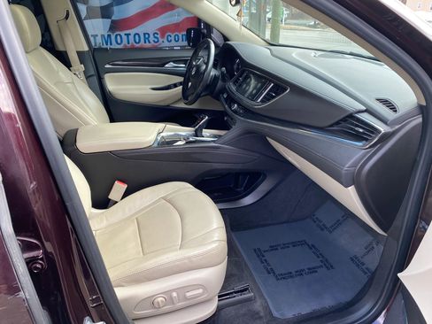 Used 2018 Buick Enclave Essence image 15