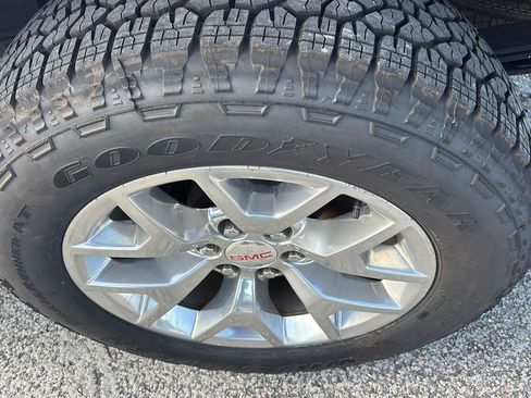 Used 2018 GMC Sierra 1500 SLT AWD/4WD image 11
