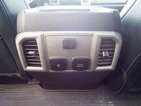 Used 2020 Ford F250 Lariat w/ Lariat Ultimate Package AWD/4WD image 19