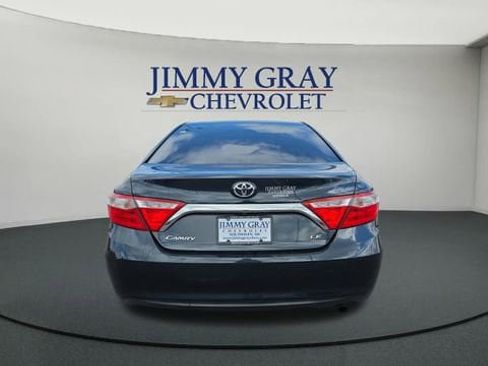 Used 2017 Toyota Camry LE image 4
