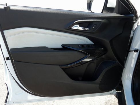 Used 2025 Chevrolet Trax LT image 11