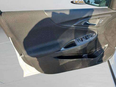 Used 2025 Chevrolet Malibu LT image 18