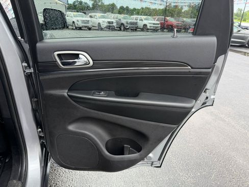 Used 2021 Jeep Grand Cherokee Limited AWD/4WD image 18