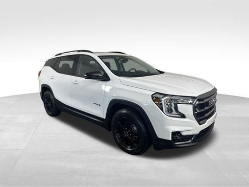 Used 2024 GMC Terrain AT4 AWD/4WD image 7