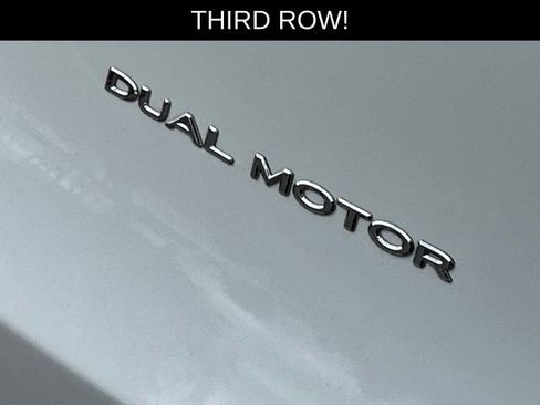 Used 2024 Tesla Model Y Long Range AWD/4WD image 32