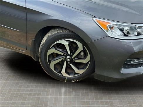 Used 2017 Honda Accord EX-L image 8