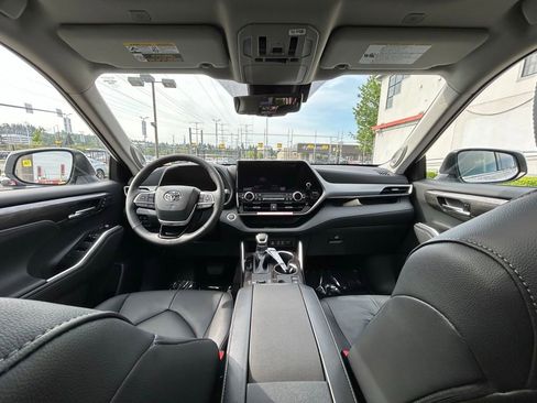 New 2026 Toyota Highlander Platinum AWD/4WD image 20