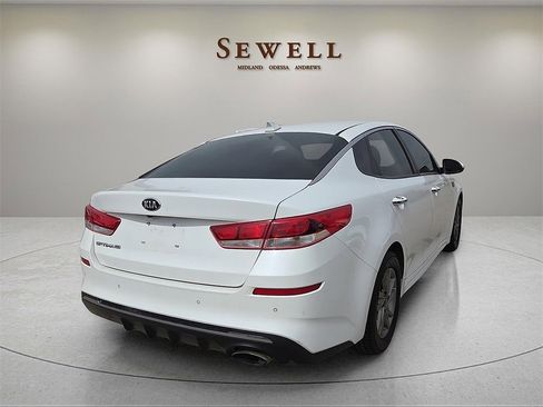 Used 2019 Kia Optima LX image 4