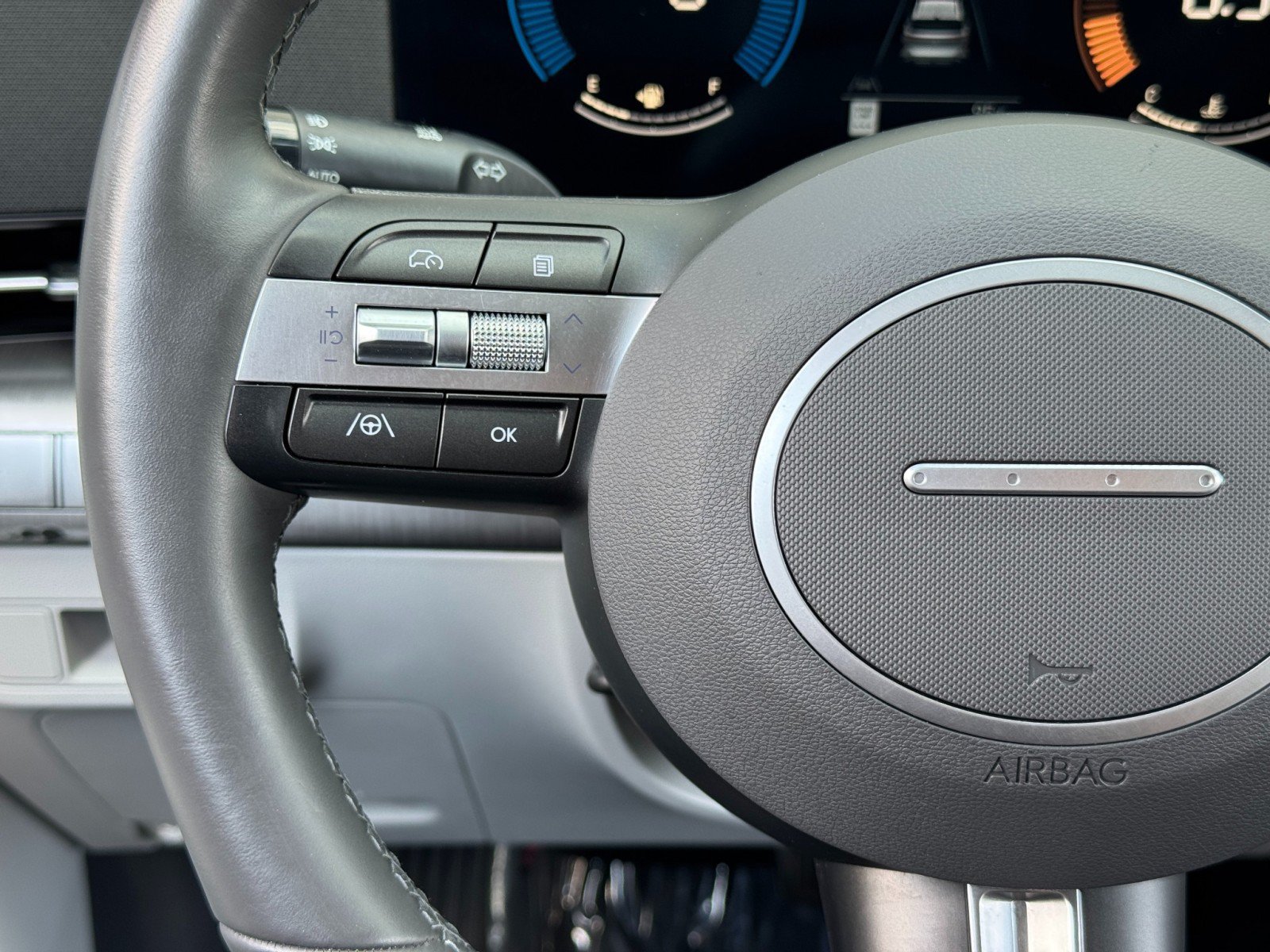 Used 2024 Hyundai Kona SEL FWD image 19