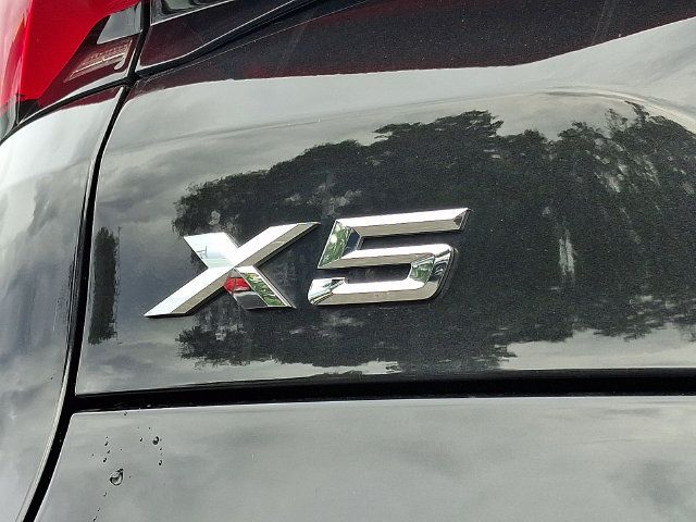 Used 2024 BMW X5 xDrive40i w/ M Sport Package AWD/4WD image 31