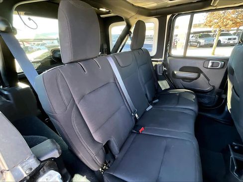 Used 2019 Jeep Wrangler Unlimited Sport image 18