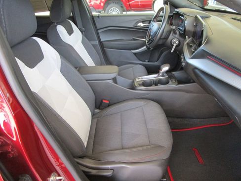 Used 2024 Chevrolet Trax RS w/ Driver Confidence Package FWD image 21