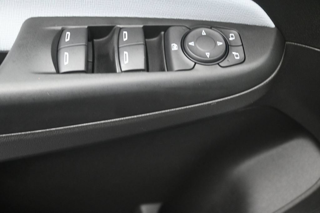 Used 2024 Buick Envista Preferred w/ Advanced Safety Package FWD image 11