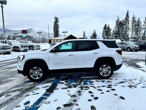 Used 2025 GMC Terrain Elevation image 4