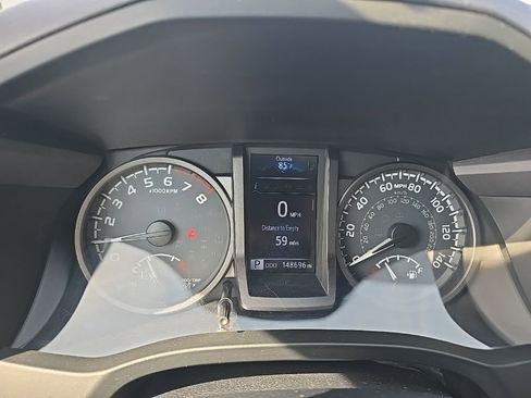 Used 2019 Toyota Tacoma TRD Sport AWD/4WD image 19