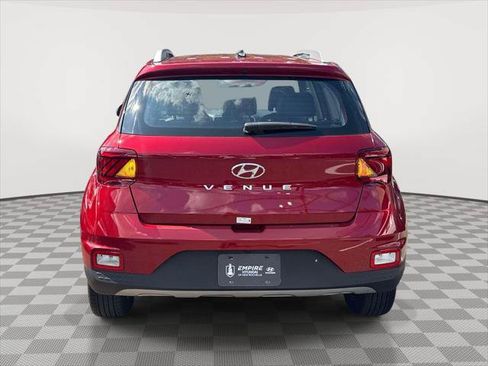 Certified 2025 Hyundai Venue Limited FWD image 5