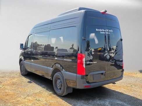 Used 2025 Mercedes-Benz Sprinter 2500 image 5
