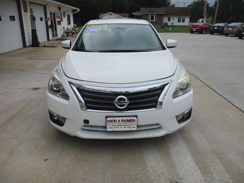 Used 2015 Nissan Altima 2.5 SV w/ Convenience Package FWD image 3