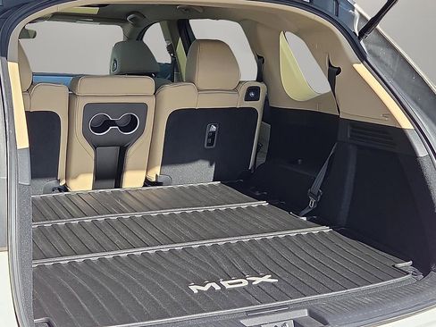 Used 2023 Acura MDX FWD w/ Technology Package image 8