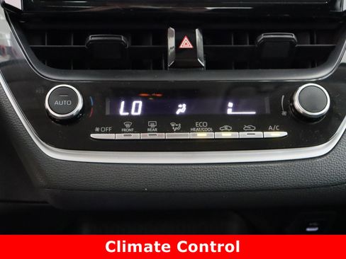 Used 2024 Toyota Corolla LE image 18