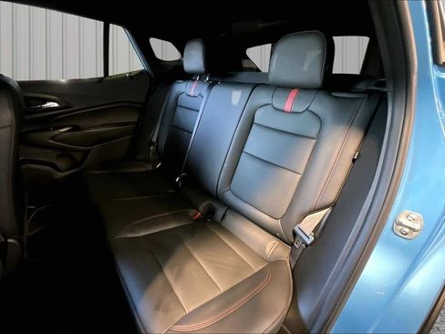 Used 2025 Chevrolet Trax RS w/ Sunroof Package FWD image 20