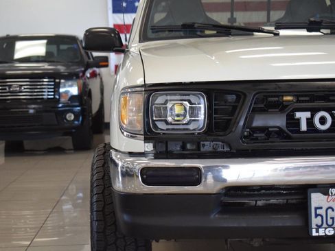 Used 1996 Toyota Tacoma 2WD Xtracab image 8