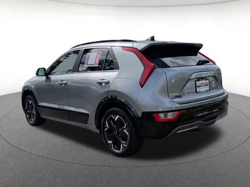 Used 2023 Kia Niro Wind w/ Wind Preserve Package FWD image 3