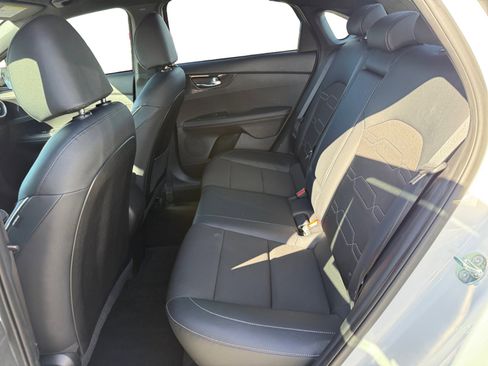 Used 2023 Kia Forte GT-Line image 16