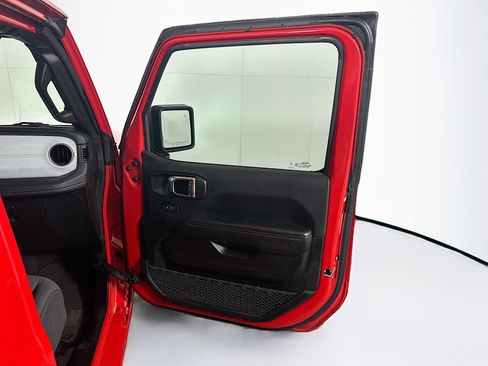 Used 2025 Jeep Wrangler Sahara w/ Safety Group image 33