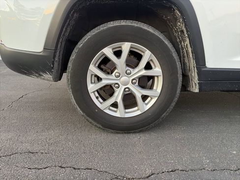 Used 2023 Jeep Grand Cherokee Limited image 9