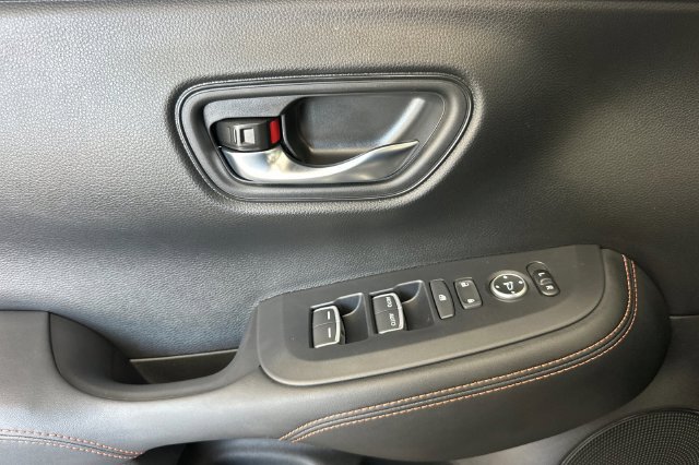 Used 2025 Honda HR-V Sport image 12