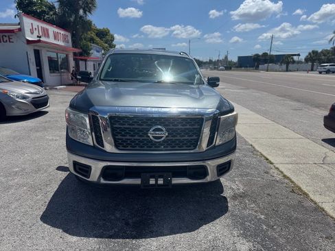 Used 2017 Nissan Titan SV image 3