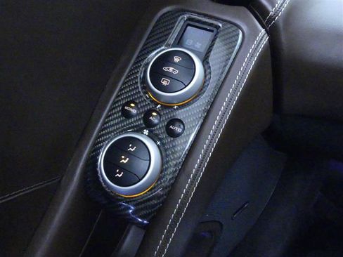 Used 2016 McLaren 650S Spider image 20