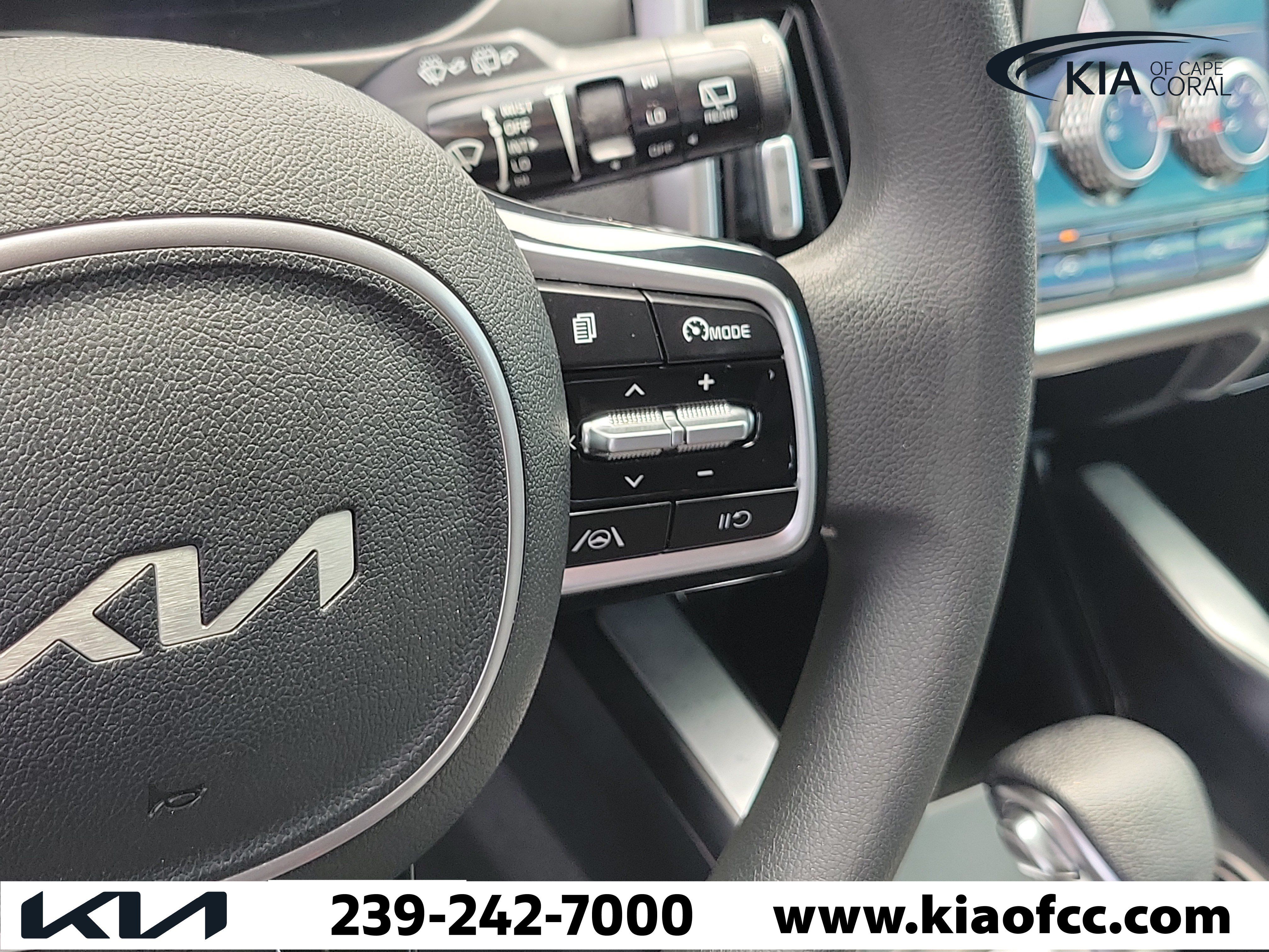 Used 2022 Kia Sorento LX FWD image 27