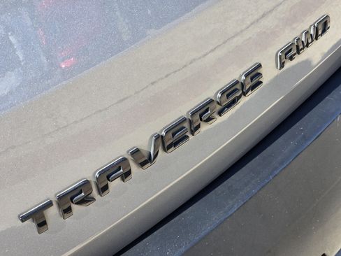 Used 2023 Chevrolet Traverse RS image 12