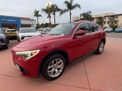Used 2019 Alfa Romeo Stelvio image 4