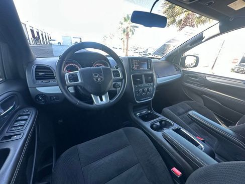 Used 2015 Dodge Grand Caravan SXT w/ Blacktop Package FWD image 13