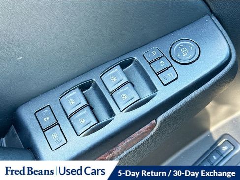 Used 2015 GMC Yukon XL SLT w/ Open Road Package image 19