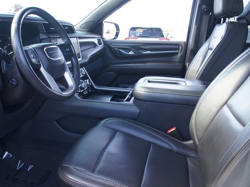 Used 2021 GMC Yukon Denali w/ Denali Premium Package image 15