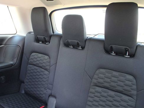Used 2022 Nissan Pathfinder SV FWD image 28