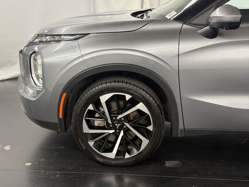 Used 2024 Mitsubishi Outlander SE AWD/4WD image 11
