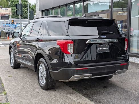 Used 2023 Ford Explorer XLT w/ Equipment Group 202A AWD/4WD image 11