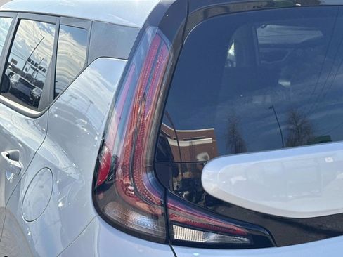 New 2025 Kia Soul LX image 11
