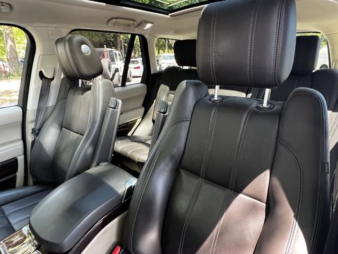 Used 2016 Land Rover Range Rover HSE image 18