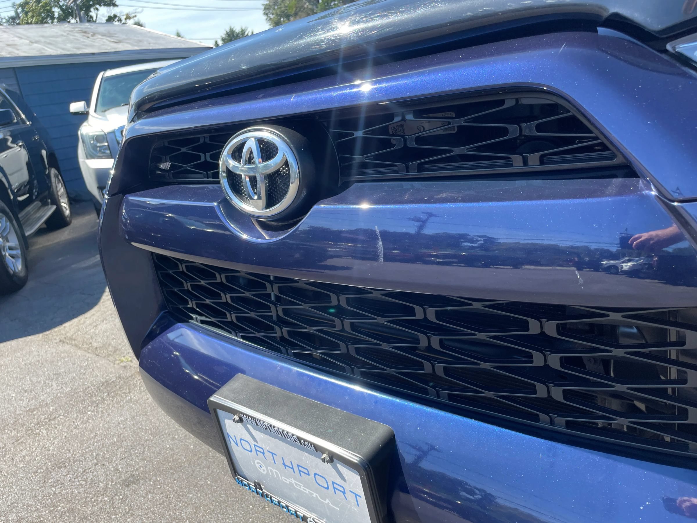 Used 2016 Toyota 4Runner SR5 AWD/4WD image 33